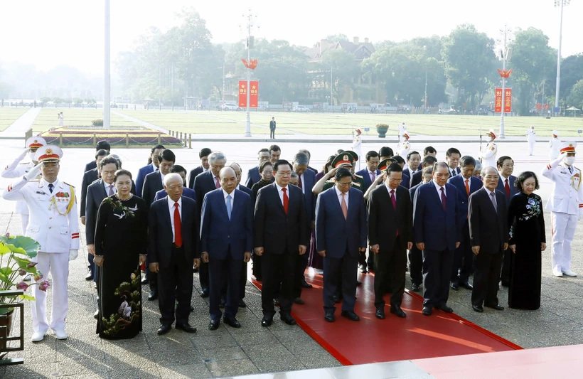 Kỷ niệm Ngày sinh Chủ tịch Hồ Chí Minh 19/5: Lãnh đạo Đảng, Nhà nước vào Lăng viếng Bác
