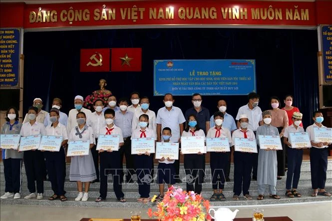 Thành phố Hồ Chí Minh có nhiều hoạt động chăm lo học sinh, sinh viên, lao động là người dân tộc