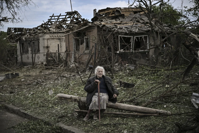 Những căn nhà bị phá huỷ trong xung đột tại Druzhkivka, miền Đông Ukraine ngày 5/6/2022. AFP/TTXVN