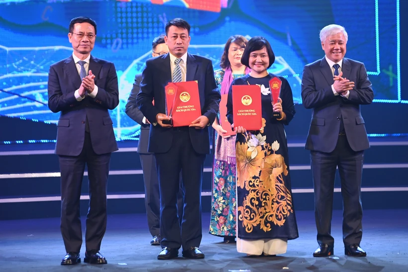 Bộ sách dành cho dạy và học tiếng Việt ở nước ngoài được vinh danh 