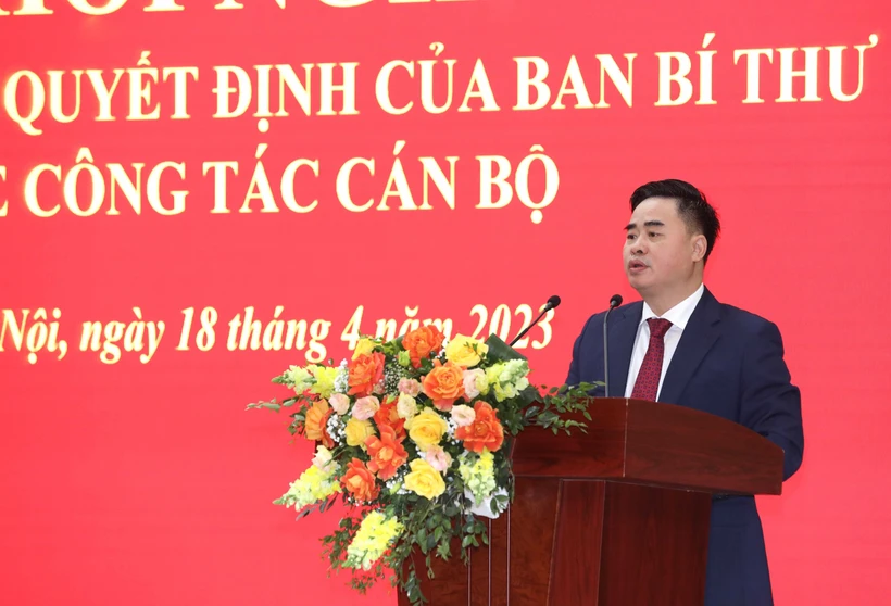Đồng chí Phạm Minh Tuấn, Phó Tổng Biên tập phụ trách Tạp chí Cộng sản phát biểu tại hội nghị. Ảnh: Phương Hoa - TTXVN