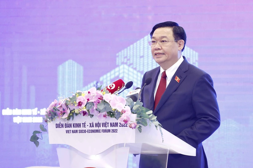 Chủ tịch Quốc hội Vương Đình Huệ phát biểu bế mạc Diễn đàn. Ảnh: Doãn Tấn - TTXVN