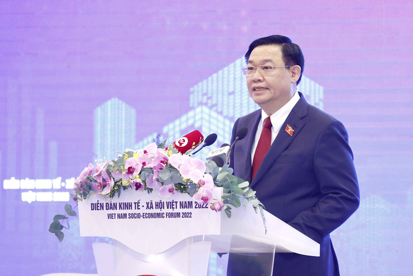 Chủ tịch Quốc hội Vương Đình Huệ phát biểu bế mạc Diễn đàn. Ảnh: Doãn Tấn - TTXVN