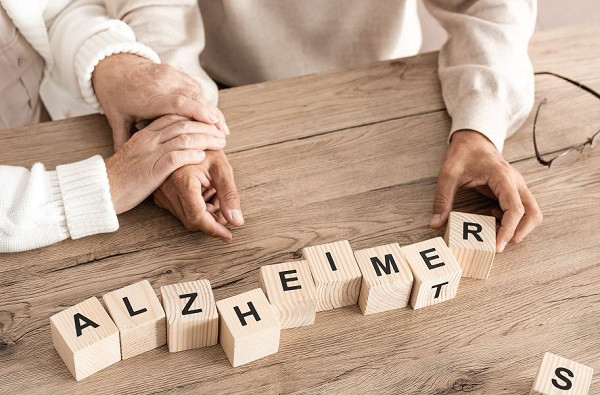 Phương pháp chẩn đoán bệnh Alzheimer an toàn hơn