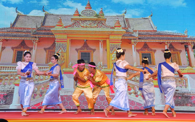 Tiết mục văn nghệ tại buổi lễ. Ảnh: Tuấn Phi - TTXVN