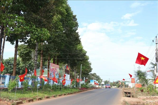 “Đường cờ” của niềm tin và kỳ vọng ở xã Cư M’gar