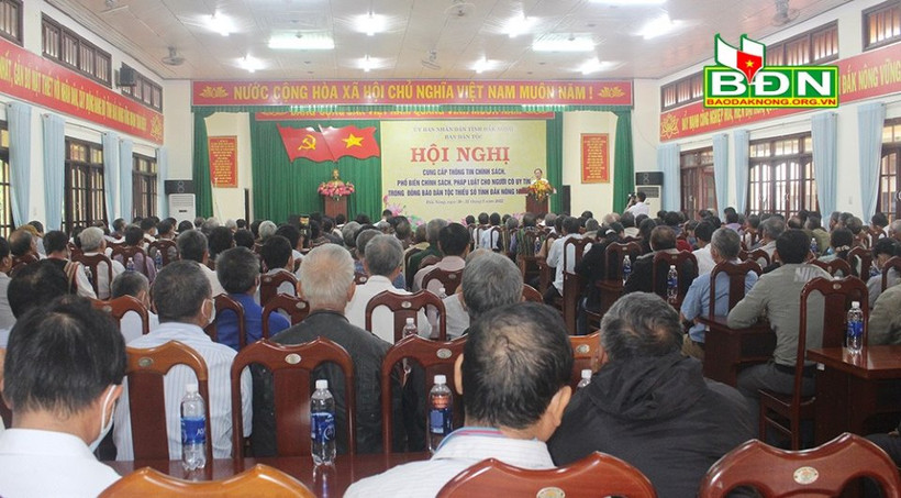 Hội nghị cung cấp, phổ biến các chuyên đề liên quan đến dân tộc thiểu số. Ảnh: baodaknong.org.vn