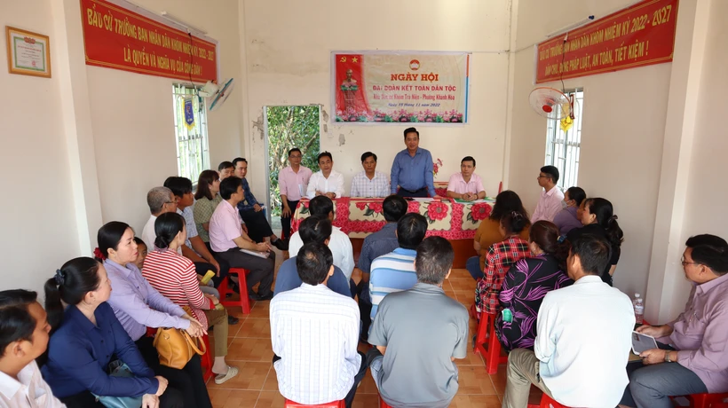 Triển khai các chương trình tín dụng cho bà con hộ nghèo, gia đình chính sách tại thị xã Vĩnh Châu, tỉnh Sóc Trăng. Ảnh: Tuấn Phi-TTXVN
