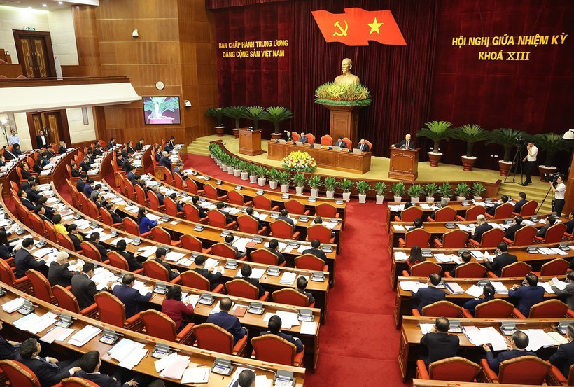 Ngày làm việc thứ hai của Hội nghị giữa nhiệm kỳ Ban Chấp hành Trung ương Đảng khóa XIII