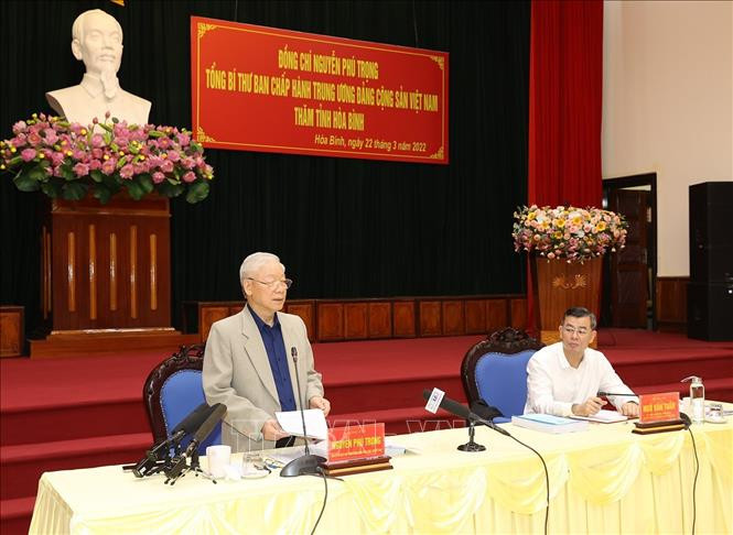 Tổng Bí thư Nguyễn Phú Trọng phát biểu chỉ đạo tại buổi làm việc với Ban Thường vụ và lãnh đạo tỉnh Hòa Bình. Ảnh: Trí Dũng– TTXVN