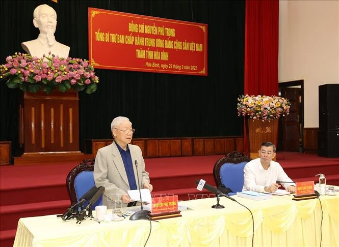 Tổng Bí thư Nguyễn Phú Trọng phát biểu chỉ đạo tại buổi làm việc với Ban Thường vụ và lãnh đạo tỉnh Hòa Bình. Ảnh: Trí Dũng– TTXVN