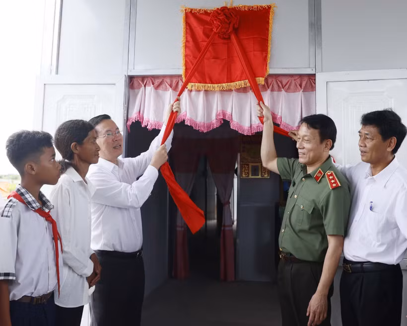 Chủ tịch nước Võ Văn Thưởng dự lễ tổng kết công tác vận động, hỗ trợ xây dựng nhà cho người nghèo tại Sóc Trăng