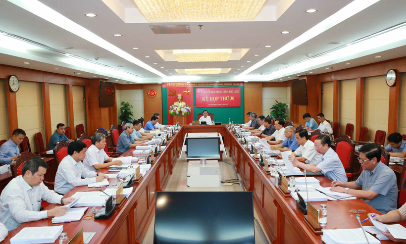 Kỳ họp thứ 30 Ủy ban Kiểm tra Trung ương xem xét, thi hành kỷ luật một số tổ chức đảng, đảng viên