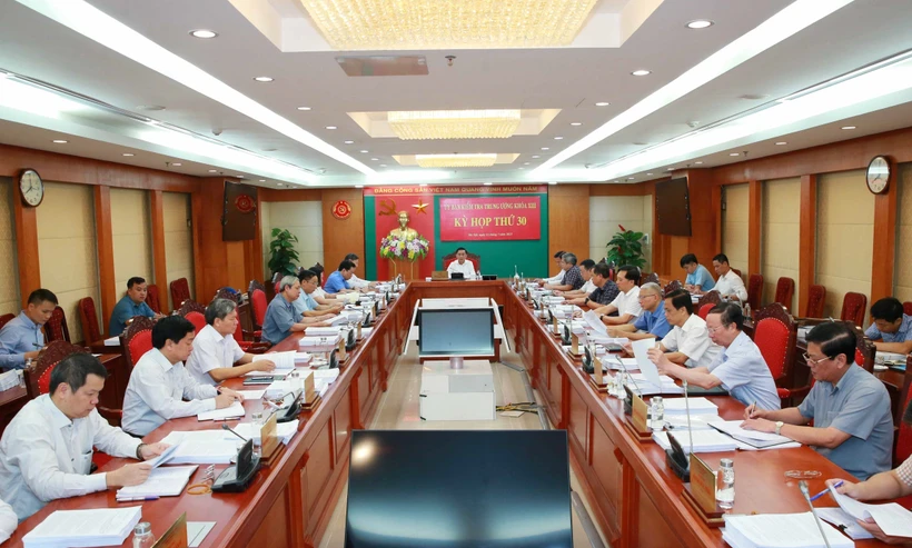 Kỳ họp thứ 30 Ủy ban Kiểm tra Trung ương xem xét, thi hành kỷ luật một số tổ chức đảng, đảng viên