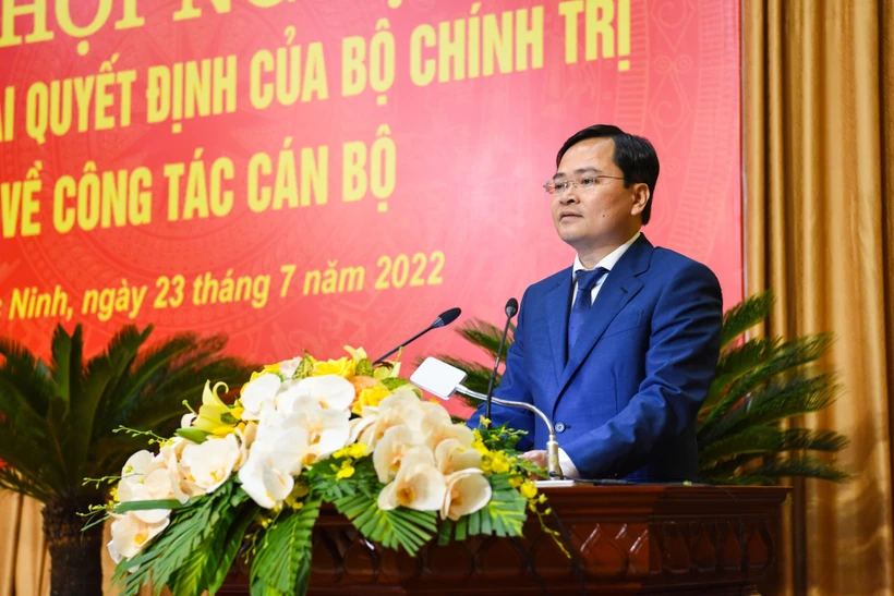 Tân Bí thư Tỉnh ủy Bắc Ninh Nguyễn Anh Tuấn phát biểu tại Hội nghị. Ảnh: Thanh Thương- TTXVN
