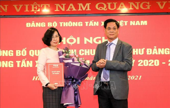 Công bố quyết định chuẩn y bà Vũ Việt Trang làm Bí thư Đảng ủy Thông tấn xã Việt Nam