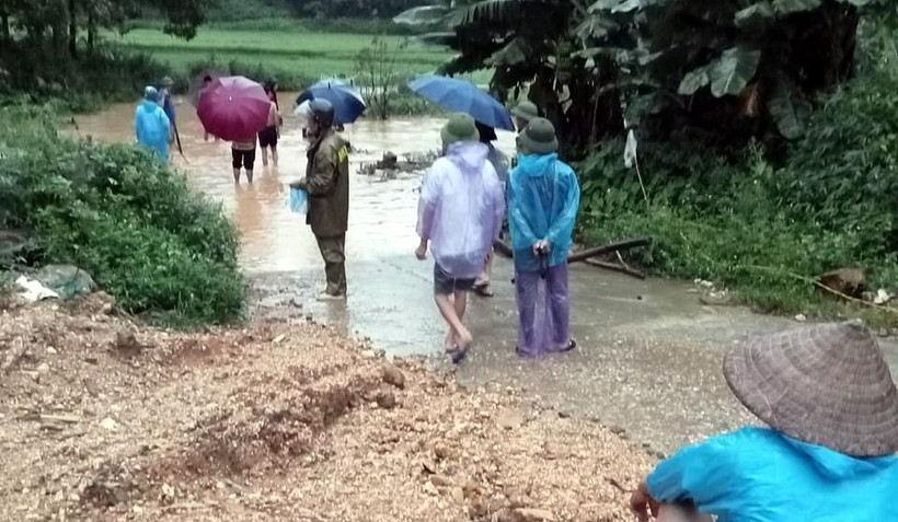 Hiện trường nơi cháu Nguyên gặp nạn. Ảnh: TTXVN phát
