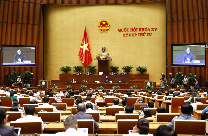 Bộ trưởng Bộ Nội vụ Phạm Thị Thanh Trà trả lời chất vấn. Ảnh: Doãn Tấn - TTXVN