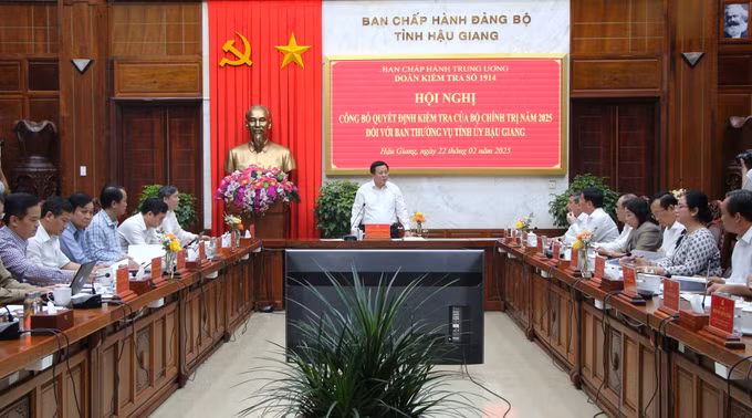 potal-cong-bo-quyet-dinh-kiem-tra-cua-bo-chinh-tri-doi-voi-ban-thuong-vu-tinh-uy-hau-giang-7868924.jpg
