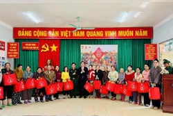 Chăm lo Tết cho đồng bào nơi tuyến đầu Tổ quốc