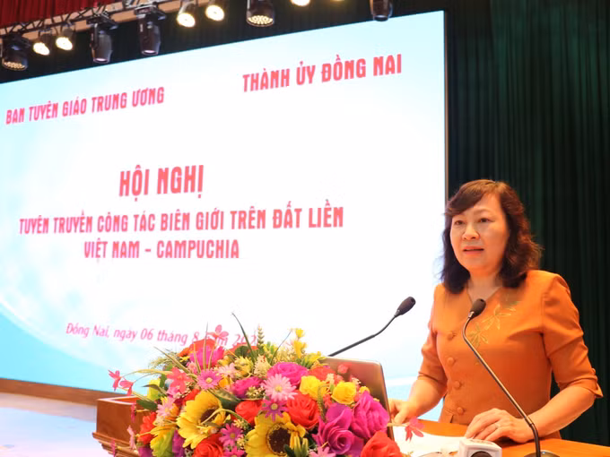 hoi-nghi2-060826.jpg