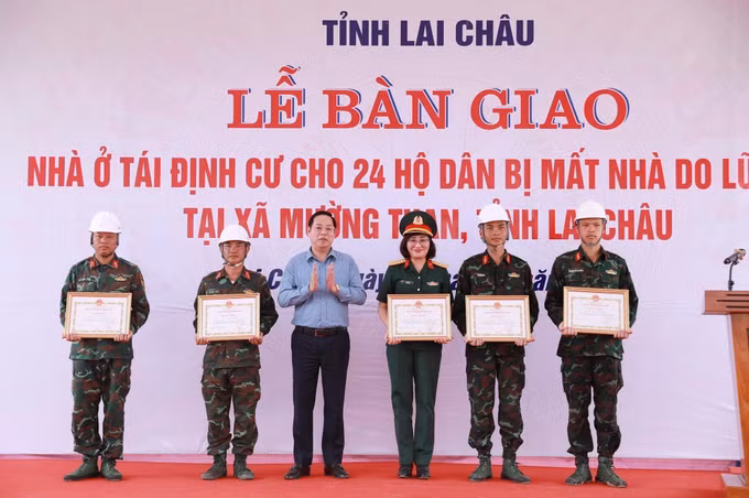 muong-than5-060826.jpg