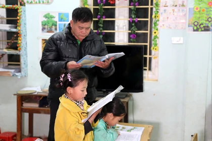 ​Lớp học đêm trên đỉnh Piêng Vai