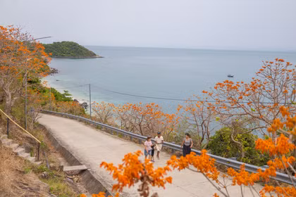 Từ sinh kế bền vững đến 'phên dậu' nơi biển khơi