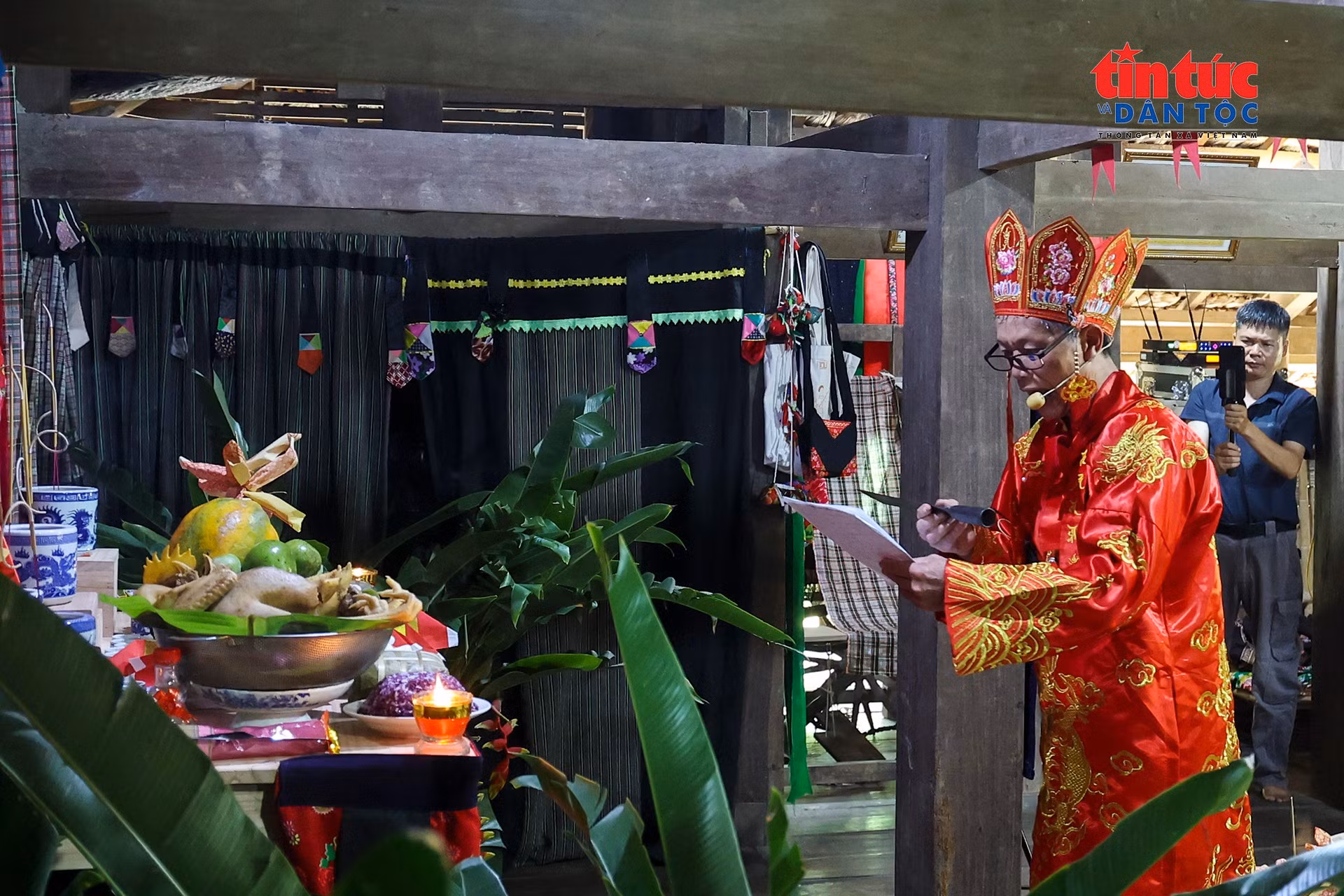 Nét đẹp hiếu kính trong nghi lễ 'tôi chòng' của người Tày