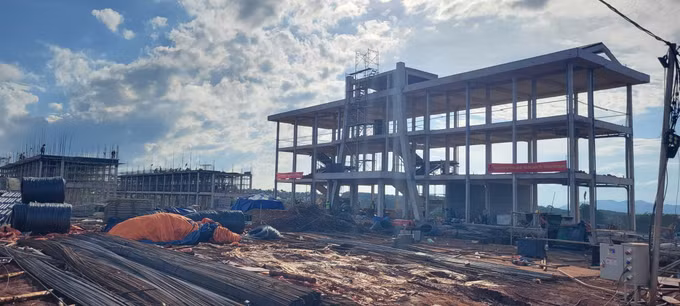 Xây dựng trường Phổ thông nội trú liên cấp Tiểu học và Trung học cơ sở.