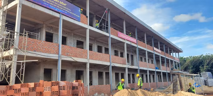 Xây dựng trường Phổ thông nội trú liên cấp Tiểu học và Trung học cơ sở.