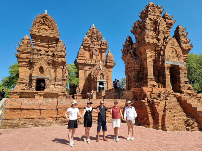 Di tích kiến trúc nghệ thuật quốc gia đặc biệt Tháp Pô Klong Garai (phường Đô Vinh, Khánh Hòa) là điểm đến thu hút du khách. thap-cham-o-tinh-khanh-hoa-2.jpg