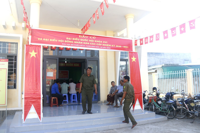 Tại các Tổ bầu cử của xã Bắc Bình đã được trang hoàng, niêm yết danh sách chính thức đại biểu ứng cử và đảm bảo an ninh trật tự.