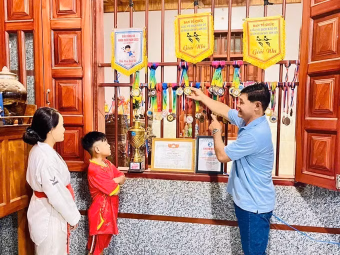 Anh Bùi Văn Miệt nhắc nhở các con cần giữ gìn môn thể thao truyền thống cảu dân tộc.