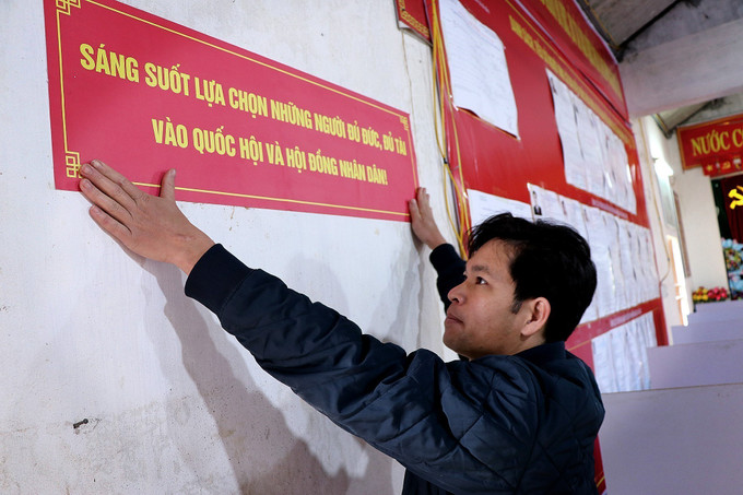 Công tác chuẩn bị cho ngày bầu cử tại điểm Tú Lý, xã Đà Bắc được tổ chức chu đáo.