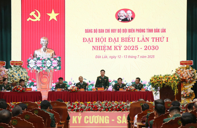 Đoàn Chủ tịch điều hành đại hội. Đoàn Chủ tịch điều hành đại hội.