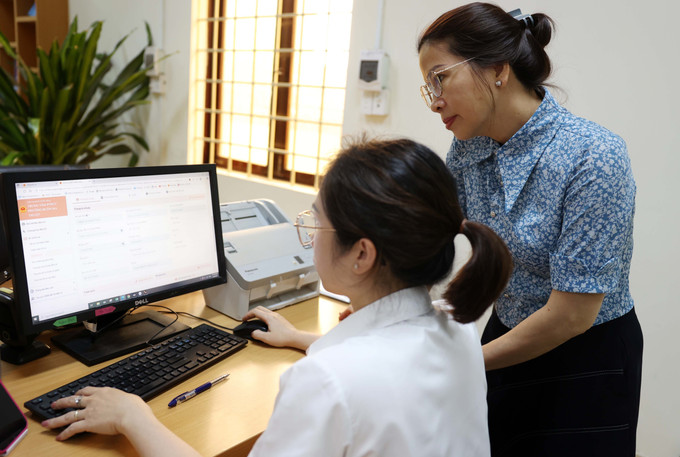 UBND phường Buôn Ma Thuột (mới), tỉnh Đắk Lắk vận hành thử nghiệm cấu hình hoạt động của Trung tâm phục vụ hành chính công. UBND phường Buôn Ma Thuột (mới), tỉnh Đắk Lắk vận hành thử nghiệm cấu hình hoạt động của Trung tâm phục vụ hành chính công.