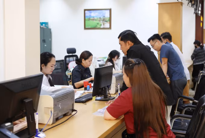 UBND phường Buôn Ma Thuột (mới), tỉnh Đắk Lắk vận hành thử nghiệm Trung tâm phục vụ hành chính công cấp xã nhằm giải quyết thủ tục hành chính liên tục cho người dân và doanh nghiệp.