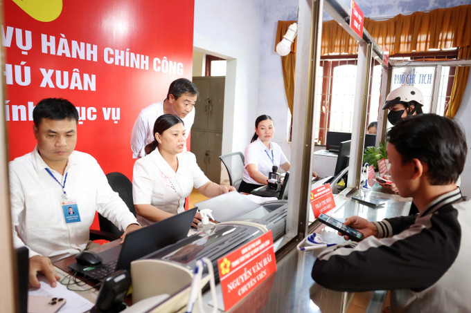 UBND xã Phú Xuân (mới), tỉnh Đắk Lắk vận hành thử nghiệm Trung tâm phục vụ hành chính công. UBND xã Phú Xuân (mới), tỉnh Đắk Lắk vận hành thử nghiệm Trung tâm phục vụ hành chính công.
