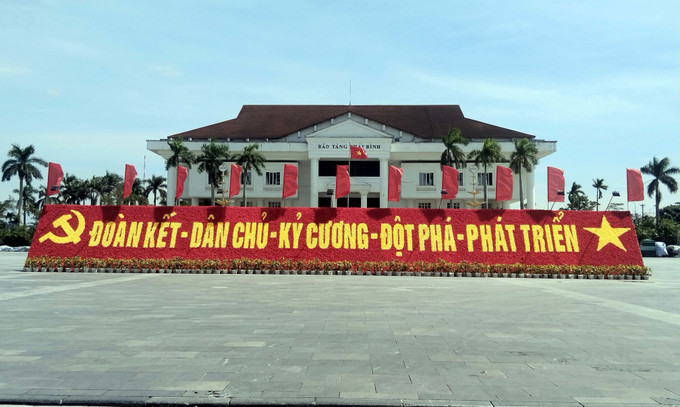 Khẩu hiệu phương châm của Đại hội đại biểu Đảng bộ tỉnh Hưng Yên lần thứ nhất, nhiệm kỳ 2025 - 2030 tại Quảng trường 14 - 10 (Phường Thái Bình, tỉnh Hưng Yên). Ảnh: Nguyễn Công Hải/TTXVN dan-van-kheo-hung-yen.jpg