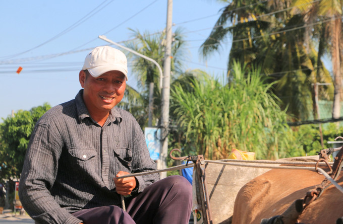 Nhờ có con ngựa kéo xe mà gia đình anh Nonh Oanh Nô (ngụ ấp Vĩnh Tân, xã An Cư, tỉnh An Giang) có thu nhập ổn định.