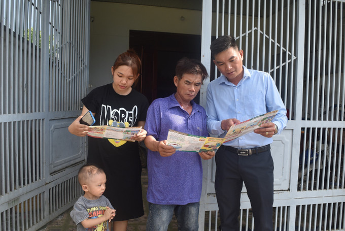 Cán bộ y tế phường Thành Nhất, tỉnh Đắk Lắk tuyên truyền người dân nâng cao nhận thức phòng chống sốt xuất huyết. sot-xut-huyet-dak-lak-2.jpg