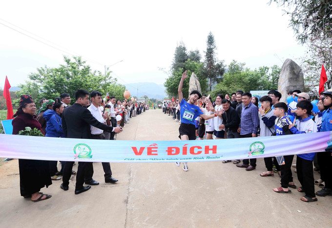 Nam VĐV tự do về đích tại giải chạy “Hành trình xanh Bình Thuận” năm 2026.