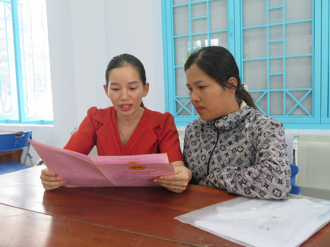 Trung tâm phục vụ Hành chính công xã Dục Nông giải quyết thủ tục cho người dân sáng 1/7. Trung tâm phục vụ Hành chính công xã Dục Nông giải quyết thủ tục cho người dân sáng 1/7.