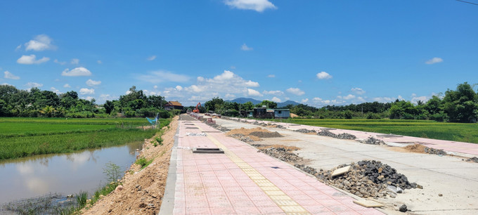Dự án đường nội thị phường Ayun Pa, tỉnh Gia Lai ách tắc do vướng nhiều khiếu nại liên quan đến bồi thường, giải phóng mặt bằng. Ảnh: Hoài Nam/TTXVN Dự án đường nội thị phường Ayun Pa, tỉnh Gia Lai ách tắc do vướng nhiều khiếu nại liên quan đến bồi thường, giải phóng mặt bằng. Ảnh: Hoài Nam/TTXVN