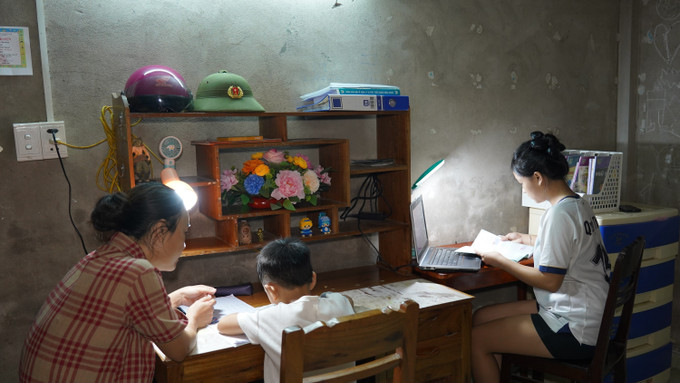 Tiếng loa học tập đã trở thành một phần của đời sống văn hóa người dân xã Ba Lòng. Tiếng loa học tập đã trở thành một phần của đời sống văn hóa người dân xã Ba Lòng.