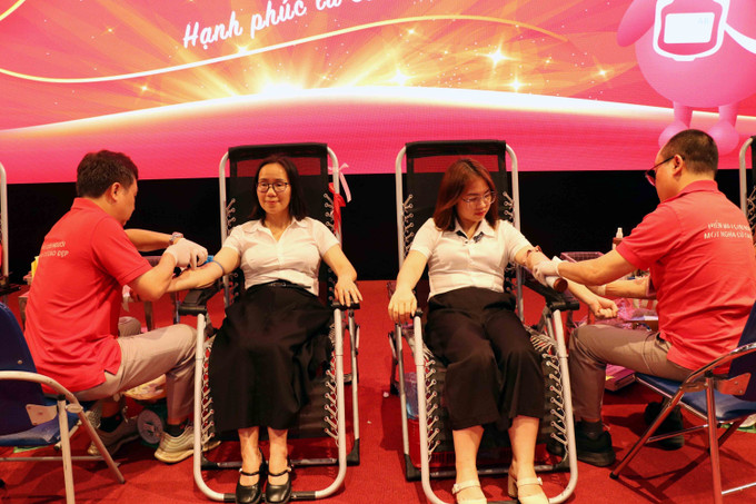 Ban tổ chức dự kiến tiếp nhận trên 1.000 đơn vị máu. Ảnh: Trần Trang/TTXVN