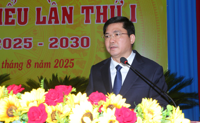 Phó Bí thư Thành ủy, Trưởng đoàn Đoàn Đại biểu Quốc hội thành phố Cần Thơ Nguyễn Tuấn Anh phát biểu tại Đại hội. dang-bo-xa-my-tu-3.jpg