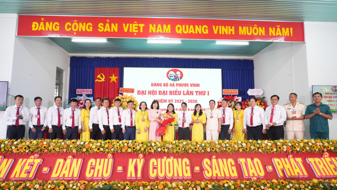Ban Thường vụ Đảng bộ xã Phước Vinh nhiệm kỳ 2025 -2030 và các đại biểu tại Đại hội. Ban Thường vụ Đảng bộ xã Phước Vinh nhiệm kỳ 2025 -2030 và các đại biểu tại Đại hội.