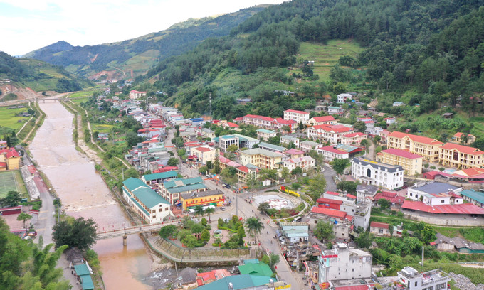 Khu vực trung tâm ở xã vùng cao Mù Cang Chải được trang hoàng trước thềm Đại hội. Ảnh: Tuấn Anh/TTXVN Khu vực trung tâm ở xã vùng cao Mù Cang Chải được trang hoàng trước thềm Đại hội. Ảnh: Tuấn Anh/TTXVN